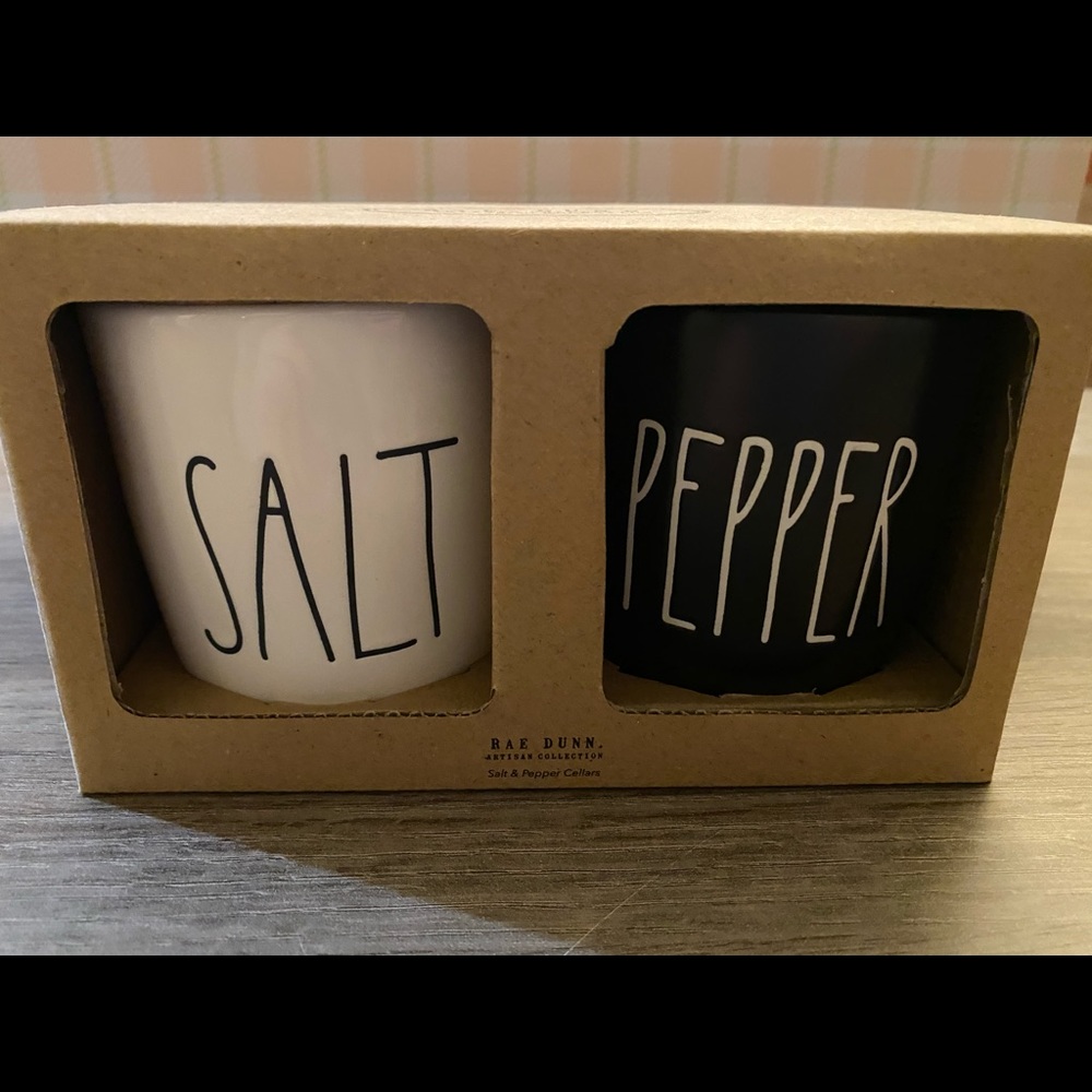 RAE DUNN SALT & PEPPER GIFT SET